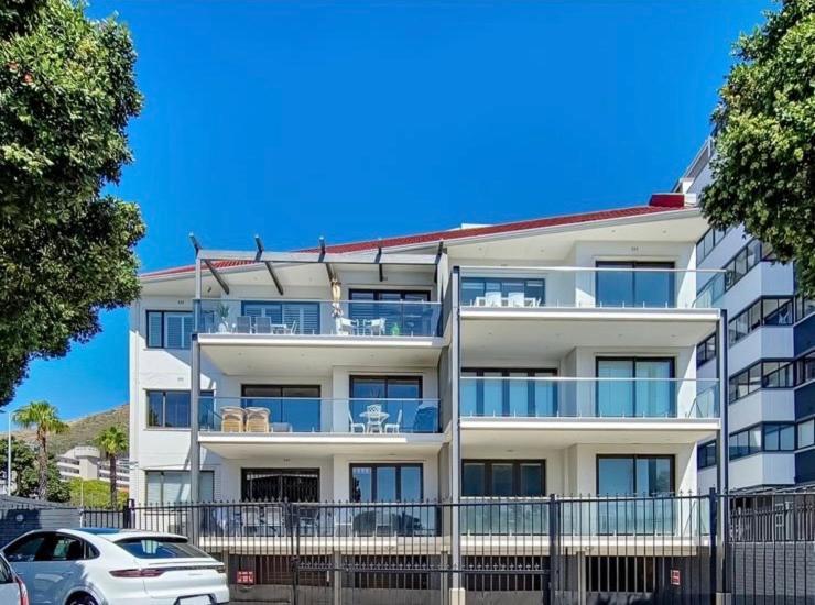 Sea La Vie + Inverter+parking Cape Town